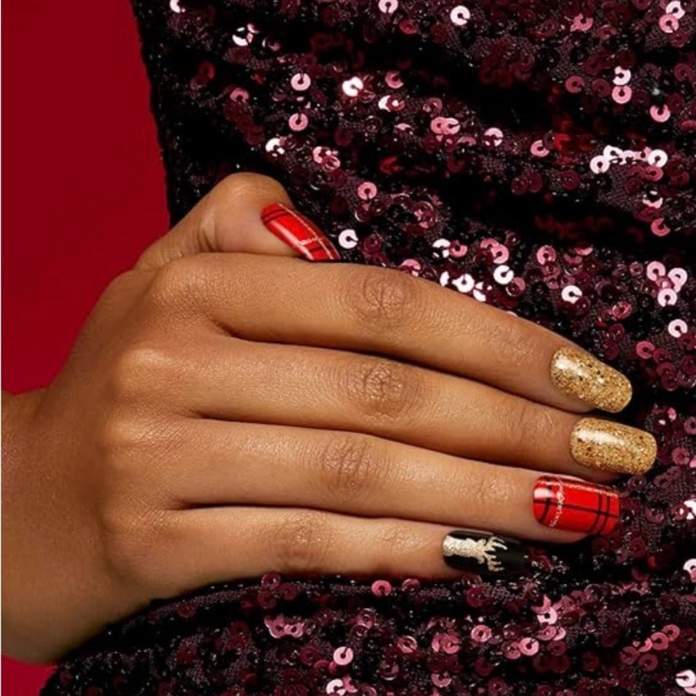 KISS Press on nails 3 sets Limited Ed. Voguish Fantasy Christmas theme w/glue - Picture 3 of 6